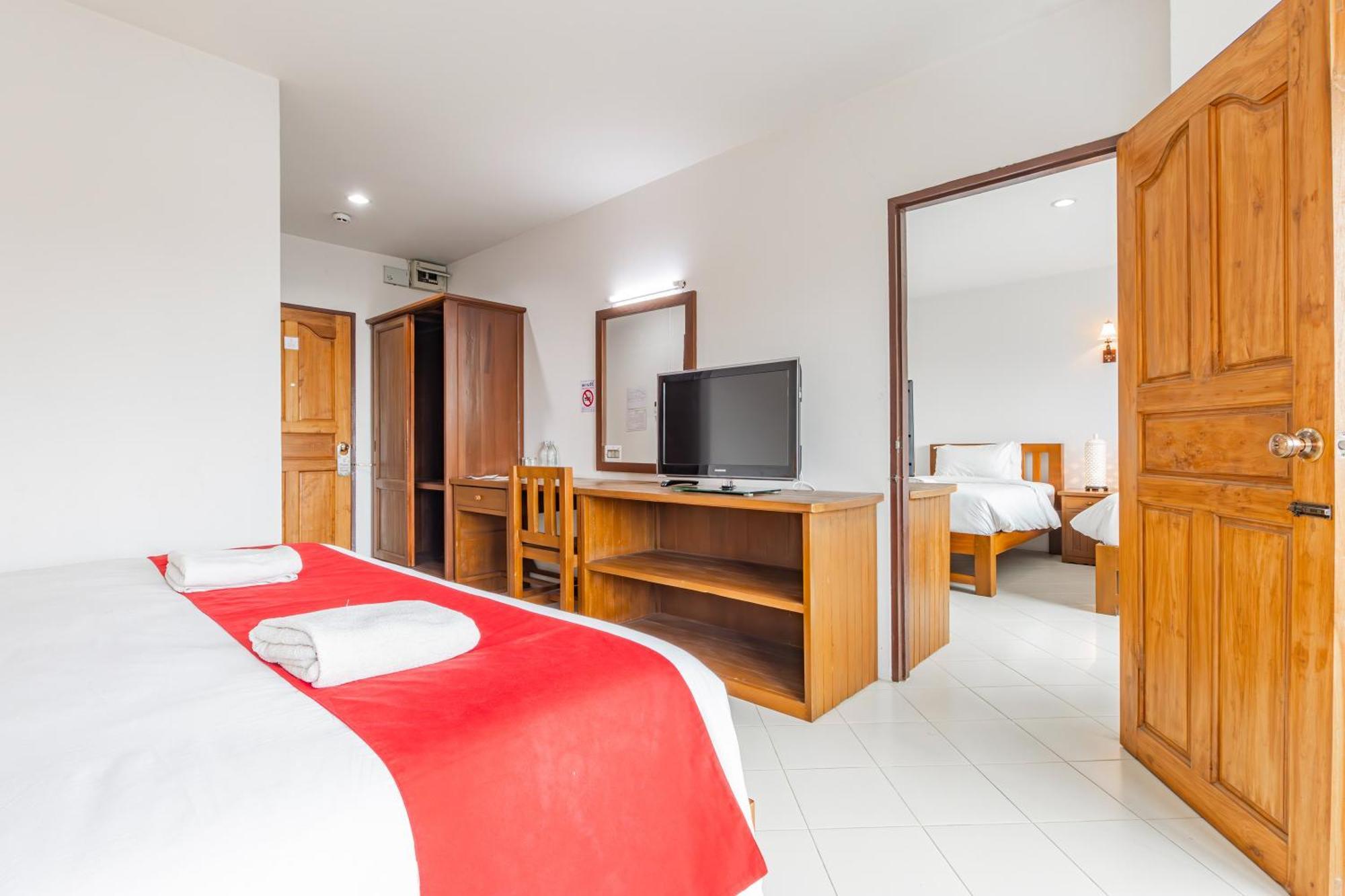 Budget Stars Hotel チエンマイ エクステリア 写真
