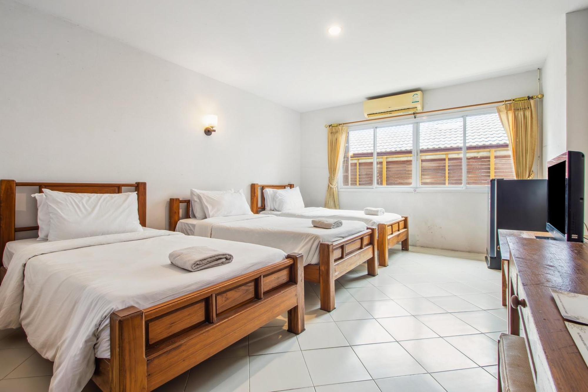 Budget Stars Hotel チエンマイ エクステリア 写真