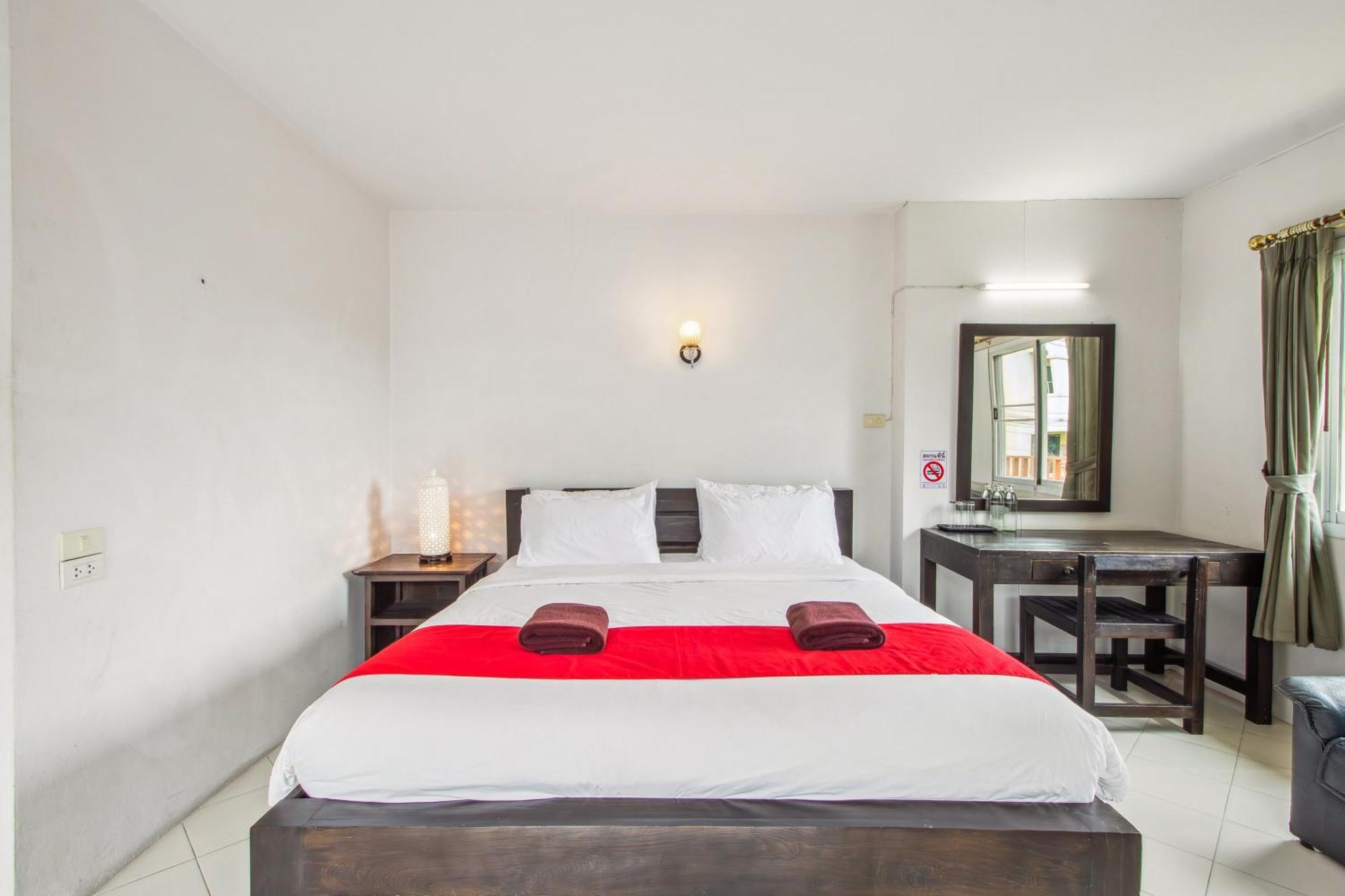 Budget Stars Hotel チエンマイ エクステリア 写真