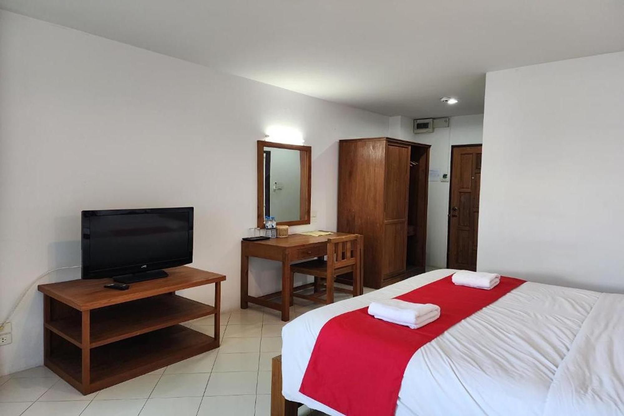 Budget Stars Hotel チエンマイ エクステリア 写真