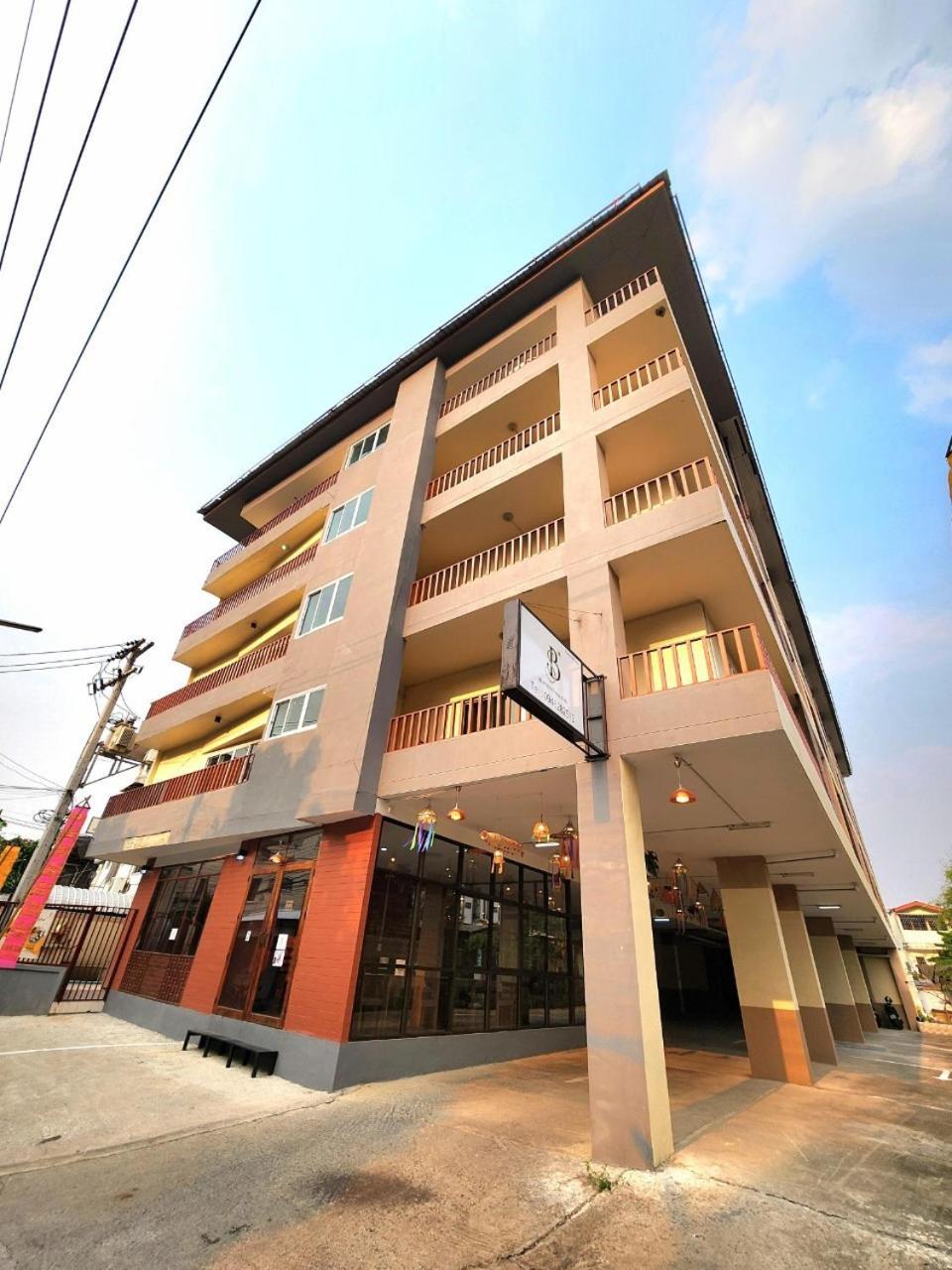 Budget Stars Hotel チエンマイ エクステリア 写真